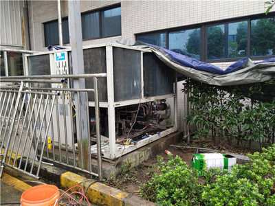 垫江开利中央空调维修，开利冷冻机维修公司，19XB04008912控制板维修